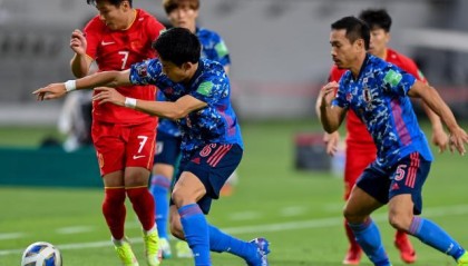 开云体育官网-张琳芃伤退蒋光太状态差 如此防线已成国足大问题