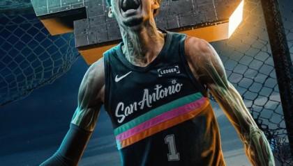 开云体育官网-狂虐湖人二队！文班亚马26分钟轰40+12历史首人