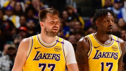 开云体育官网-正负值全队第一！湖人喜获3D冲冠拼图，换来他真香