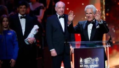 开云体育官网-王勤伯：C罗恩师为何成为匈牙利国民偶像？