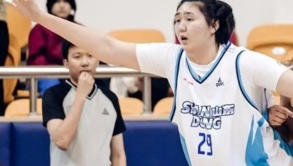 开云官网-大爆发！张子宇首次首发8分钟19+10连创新高 率山东女篮大胜